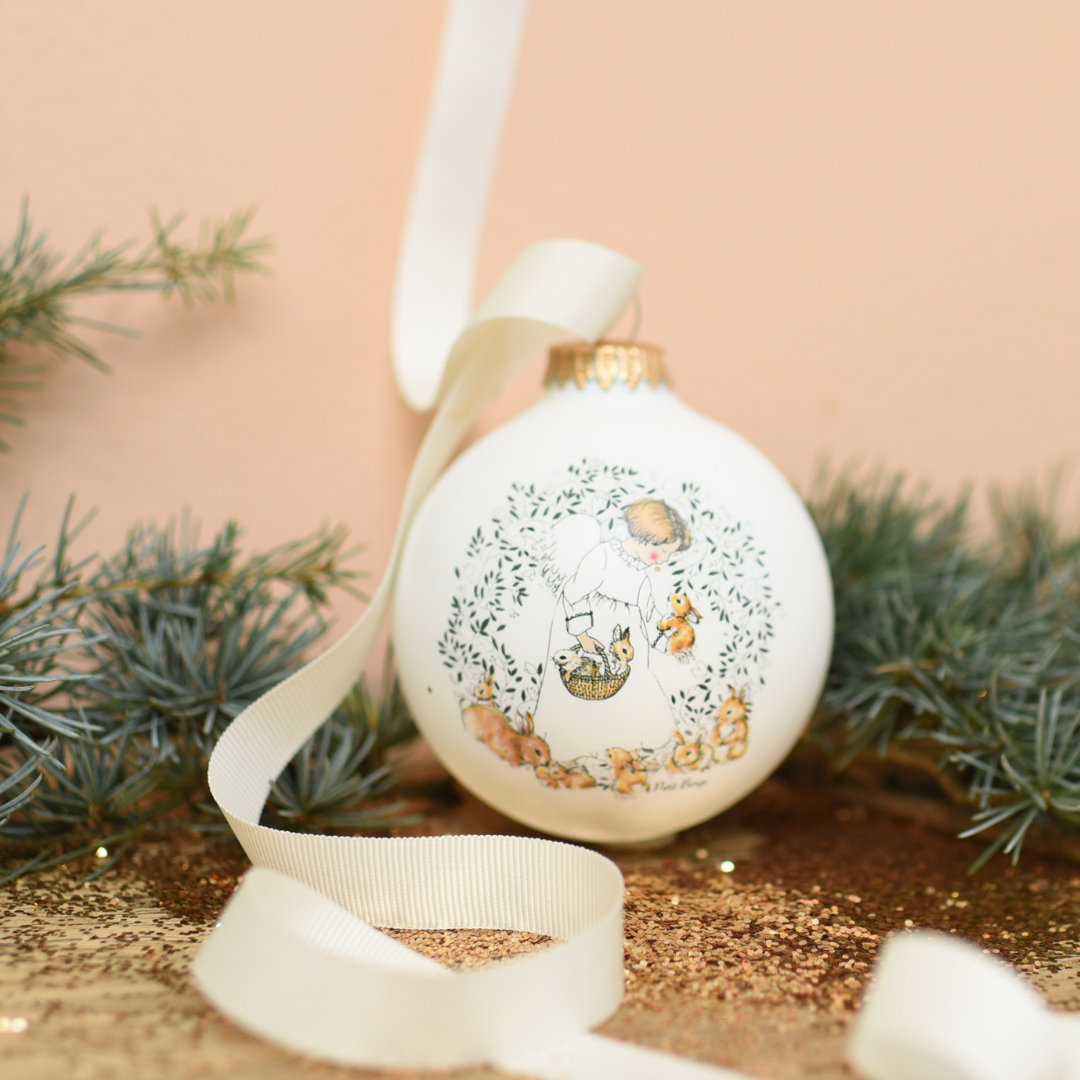 Boule de Noël personnalisée Ronde des lapins de Noël par Petit Berge®